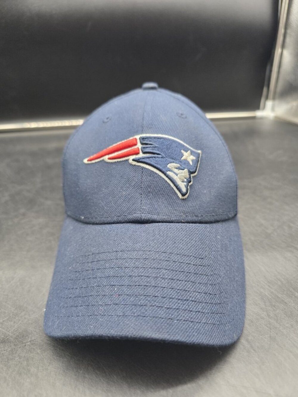 New England Patriots Hat Cap Strap Back Mens One Size Blue NFL Football New Era